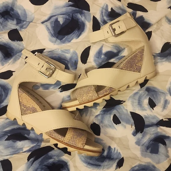 Sorel Women's Joanie II Casual Sandals - Snake and Creme - Size 8 - Picture 1 of 14